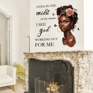 Adesivo murale motivazionale donna africana con fiori e citazione religiosa ispiratrice