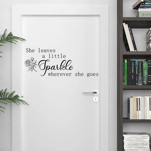 Minimalistischer 'She leaves a little Sparkle' Rosen-Wandsticker für Schlaf- und Wohnzimmer