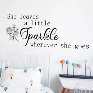 Schwarzer Wandsticker mit Rosendesign und Spruch für Schlafzimmer und Wohnzimmerdeko