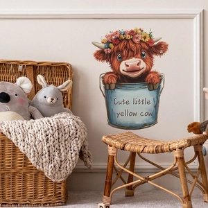 Sticker Mural Vache des Highlands avec Couronne de Fleurs dans un Seau Bleu pour Chambre d'Enfant Décoration Intérieure Murale