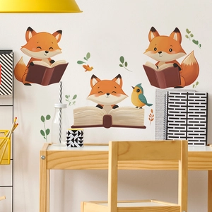 Stickers muraux renard dessin animé lisant des livres pour déco chambre et bureau enfant