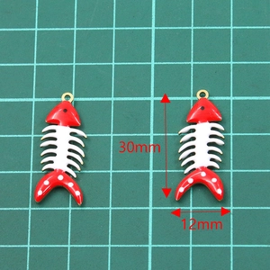 Vergulde roestvrijstalen visgraat bedeltjes met rood en wit emaille voor DIY-sieraden