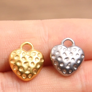304 stainless steel heart charms with hammered texture in gold and silver finish
