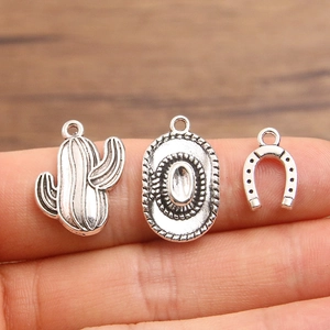 Set di ciondoli western vintage in argento con cactus, cappello e ferro di cavallo per fai-da-te