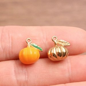 3D-pompoenbedeltjes van oranje emaille en verguld roestvrij staal voor DIY-sieraden
