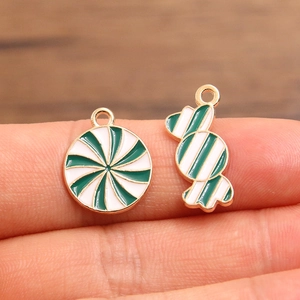 Christmas DIY candy pendants in green and white enamel finish with golden alloy edges
