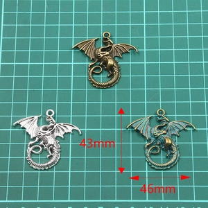 Pendentif dragon en trois couleurs métalliques, breloques dragon volant DIY 43x46mm