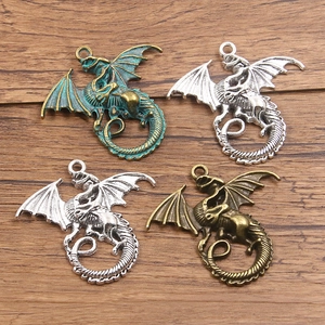 Pendentif Dragon Volant en Alliage Antique Breloque Animale Rétro pour Collier Bracelet DIY Fournitures de Bijouterie Accessoires Style Vintage