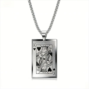 Silberner Poker-Anhänger Herzkönig aus Edelstahl mit eleganter Box-Kette für Herren