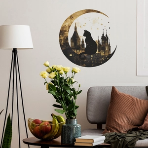 Künstlerischer Wandsticker mit Mond- und Katzen-Silhouette im modernen Wohnzimmer