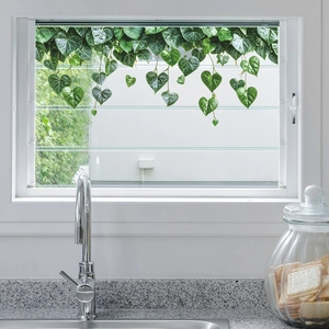 Heart-shaped ivy vine window stickers for bedroom balcony and kitchen glass decor