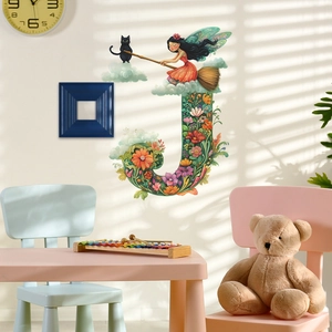 Sticker mural lettre J fleuri avec fée pour décoration de chambre d'enfant