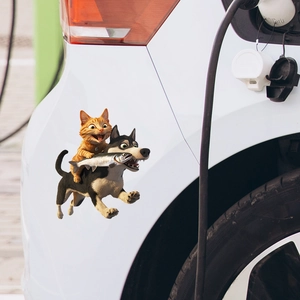 Sticker voiture 3D chat orange sur un husky avec un poisson sur une voiture blanche