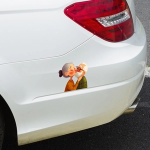 Autocollant de voiture couple âgé s'embrassant pour décoration de pare-chocs créative