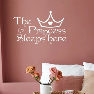 Αυτοκόλλητο τοίχου The Princess Sleeps Here με κορώνα και καρδιά για παιδικό δωμάτιο