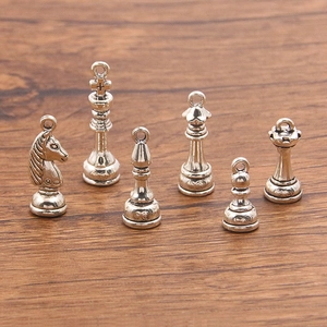 Ensemble de breloques d'échecs en alliage de zinc rétro argenté pour bijoux DIY