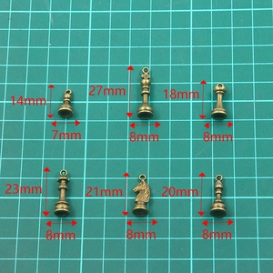 Pendentifs échecs en alliage de zinc comprenant roi reine fou cavalier tour et pion