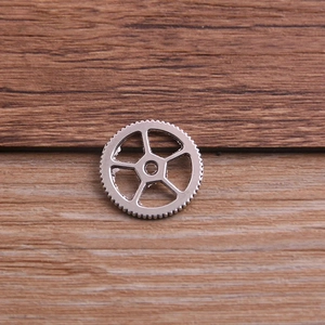 Silberner hohler Legierungs-Zahnradanhänger im Fünf-Speichen-Design für DIY-Schmuck