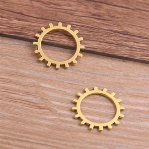 Golden 19mm steampunk gear charms for DIY jewelry making accessories and connectors