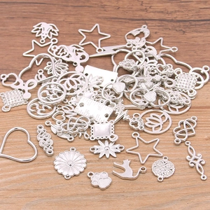 Assortiment de pendentifs DIY en alliage argenté avec motifs cœurs, étoiles et animaux