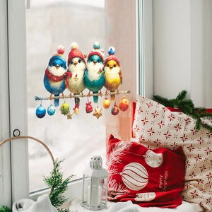Stickers de Noël pour fenêtres avec oiseaux de dessin animé sur des branches festives