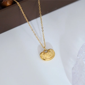 Vintage Titanium Steel Longevity Lock Pendant Necklace Gold Plated Auspicious Cloud Relief Choker Necklace For Women Ethnic Jewelry