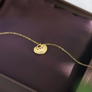 Retro Chinese style golden longevity lock necklace with cloud patterns on silk