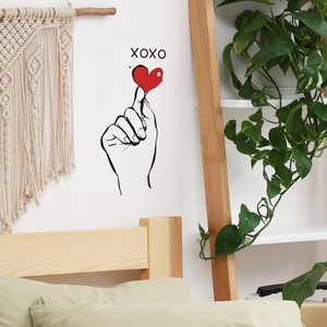 Adesivo murale minimalista con gesto del cuore XOXO per decorazione della camera