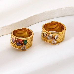 Anello multistrato in acciaio inossidabile placcato oro 18K con zirconi colorati a goccia