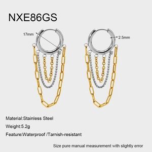 Detail van 18k vergulde roestvrijstalen ketting oorbellen met 17mm diameter weergave