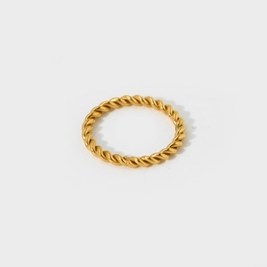 Bague nœud étanche en acier inoxydable doré avec un design torsadé minimaliste élégant