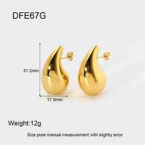 Orecchini a goccia placcati oro 18K con dimensioni 31,2mm di altezza e 17,8mm larghezza