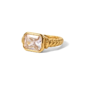 Roestvrijstalen ring met rechthoekige zirkoon en gedraaide band in 18K goud