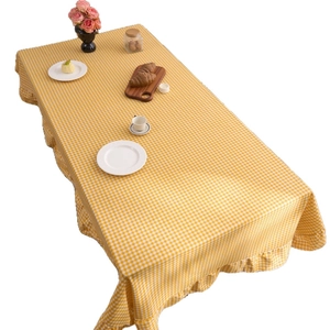 Nappe vintage française à carreaux jaunes avec bords élégants à volants pour la table