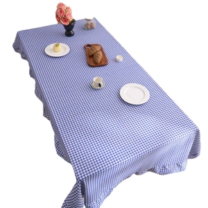Nappe ronde vintage française à carreaux bleus avec bordures à volants pour table