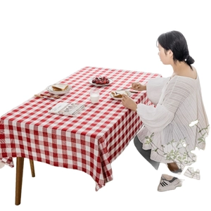 Mantel rectangular clásico a cuadros rojos y blancos para el hogar y comedor familiar