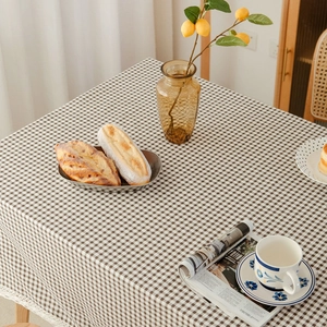 Classic coffee and white plaid tablecloth with white lace edges for dining tables