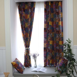 Tende in cotone e lino stile bohémien patchwork con cuscino coordinato per il soggiorno