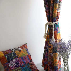 Tende bohémien in cotone e lino con motivi paisley colorati e federa per cuscino