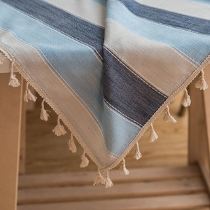 Nappe rayée bleue méditerranéenne en coton et lin imperméable avec de jolis glands