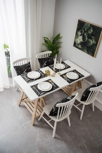 Runner da tavolo moderno effetto marmo nero e tovagliette coordinate per una sala da pranzo