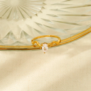 Stainless Steel Pear Cut Zirconia Ring Minimalist Wavy Design 18K Gold Plated Waterproof Anti Rust Jewelry For Women