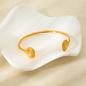Bracelet Jonc Ouvert en Acier Inoxydable Plaqué Or 18K Réglable Coquille Saint-Jacques Bijoux Océan pour Femme Étanche