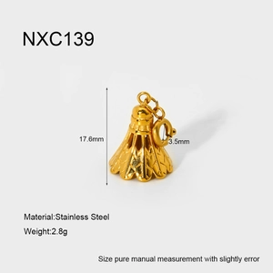 Detailed view of 18k gold plated badminton pendant with dimensions and weight specs