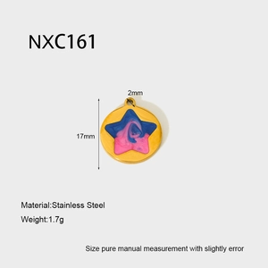 Detail of round stainless steel pendant showing 17mm diameter and 1.7g weight specifications