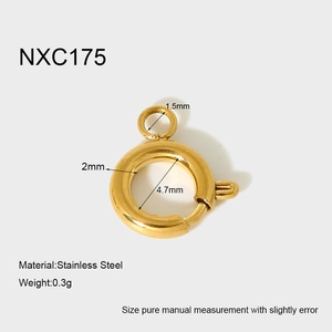 Detailed view of golden stainless steel spring clasp with dimensions 4.7mm and 0.3g weight