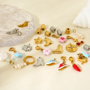 Colgantes de acero inoxidable chapados en oro 18K y perlas para creación de joyas DIY