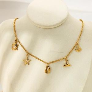 Collana in acciaio inossidabile placcata oro 18K con ciondoli marini stella e tartaruga