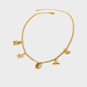 Collana in acciaio inossidabile dorato con ciondoli a stella marina, tartaruga e conchiglia
