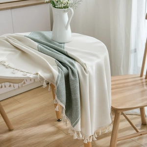 Bohemian green jacquard tablecloth with geometric patterns and fringe tassels for round tables